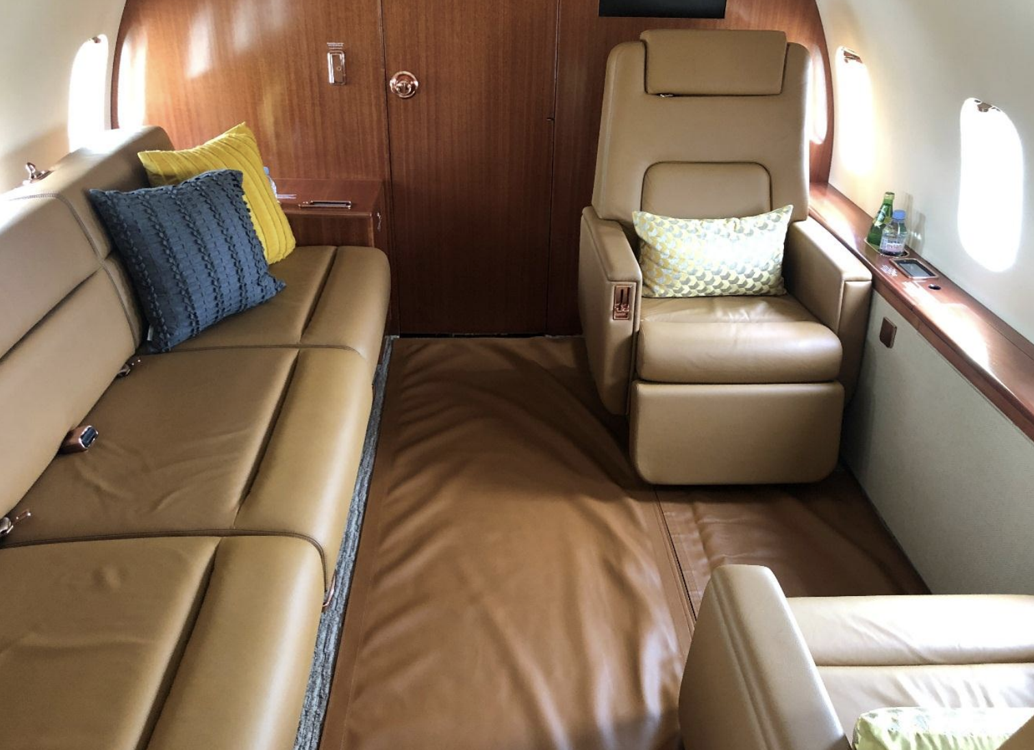 2001 Bombardier CRJ-200 (VIP configuration)